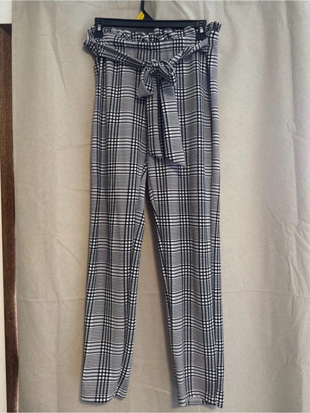 High-Waist Plaid Paperbag Trousers with Tie Belt - Black & White